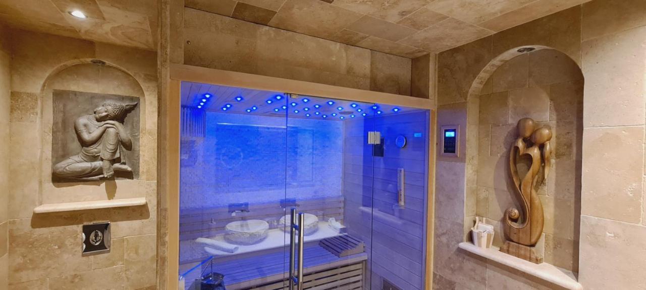 Loveroom La Garçonn'hyeres * Hyères