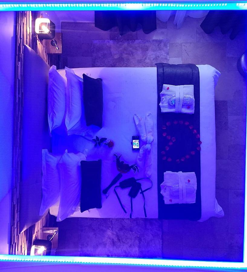 Loveroom La Garçonn'hyeres Hyères