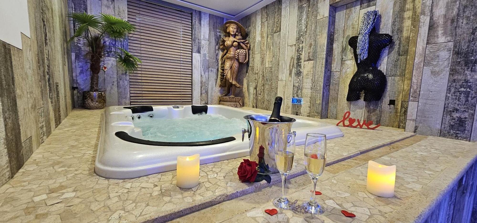 Loveroom La Garçonn'hyeres Hyères